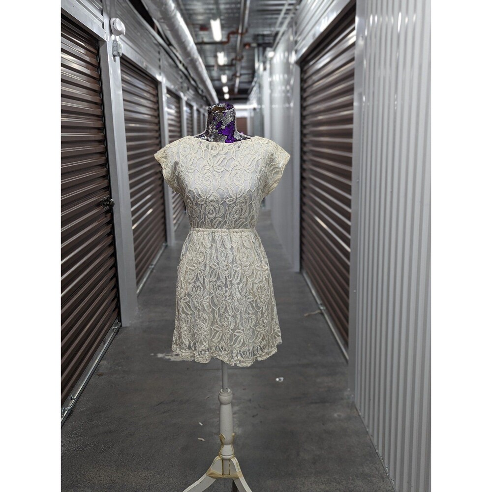 Fire Los Angeles Size Small Cream lace fit and flare mini dress